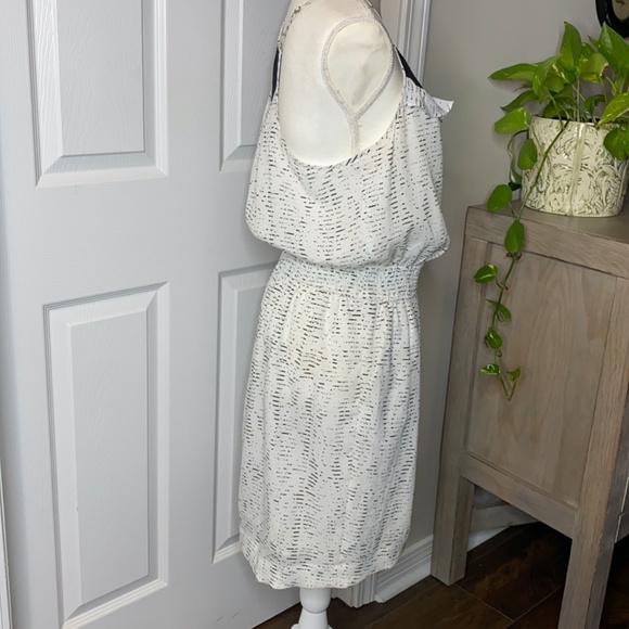 BCBGeneration Black/White/Seafoam Racer Back With Mesh Pocketed Dress Size M - Picture 3 of 10